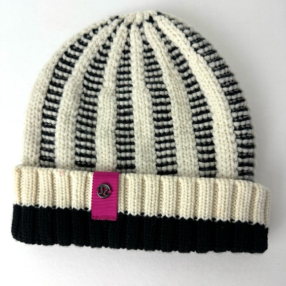 Lululemon Keepin’ It Cozy Torque Wool Hat/Beanie Ivory and Black - Picture 2 of 11